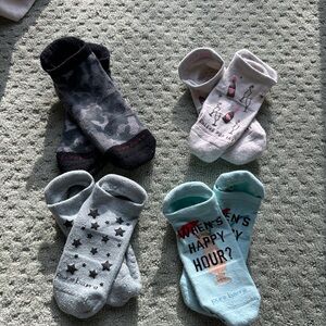 Pure Barre 4 Pairs Sticky Grip Ankle Socks M/L